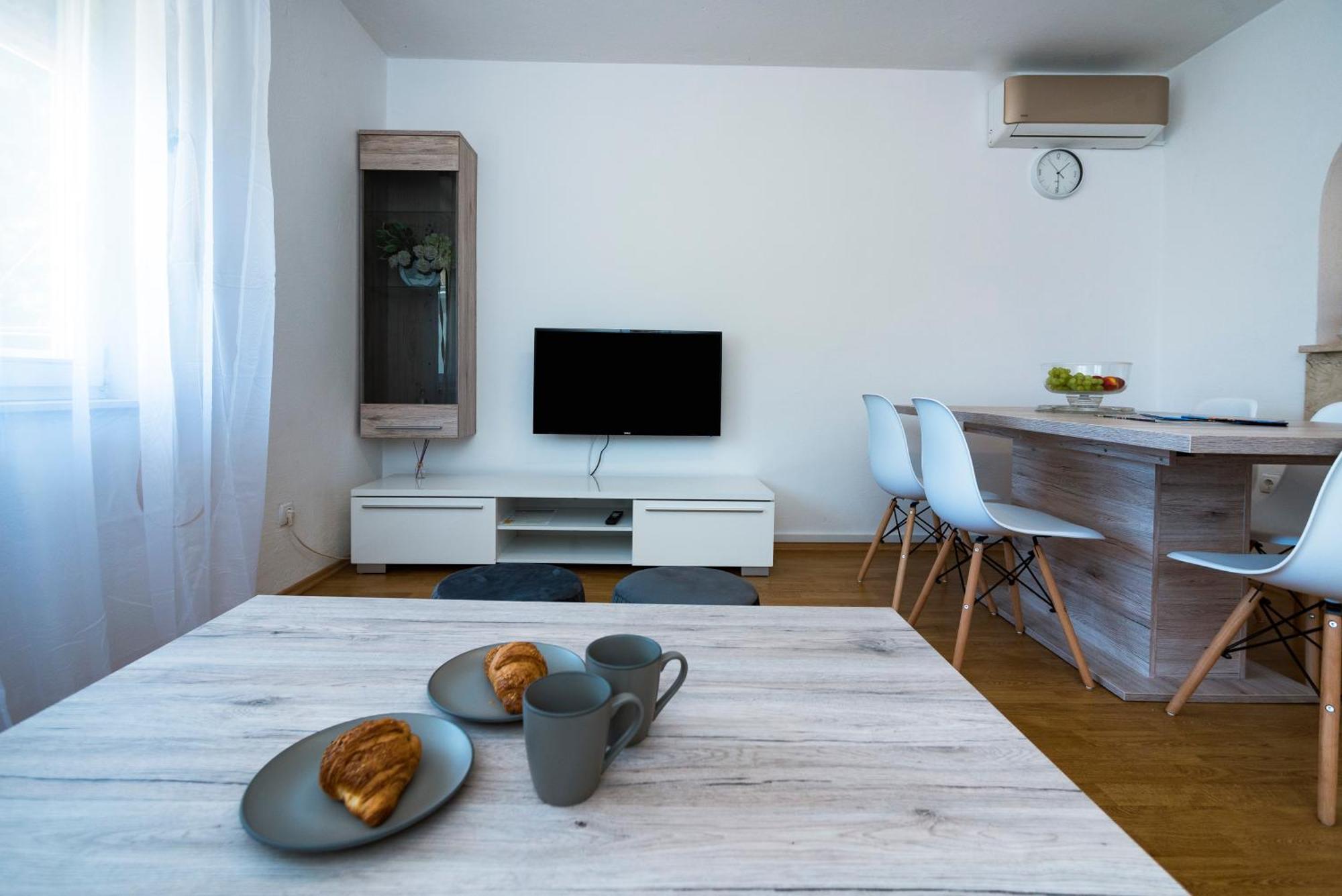 M&M Pelivan Apartments 索林 外观 照片