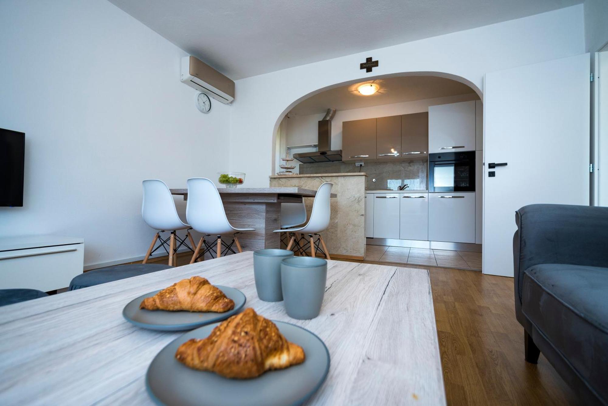 M&M Pelivan Apartments 索林 外观 照片